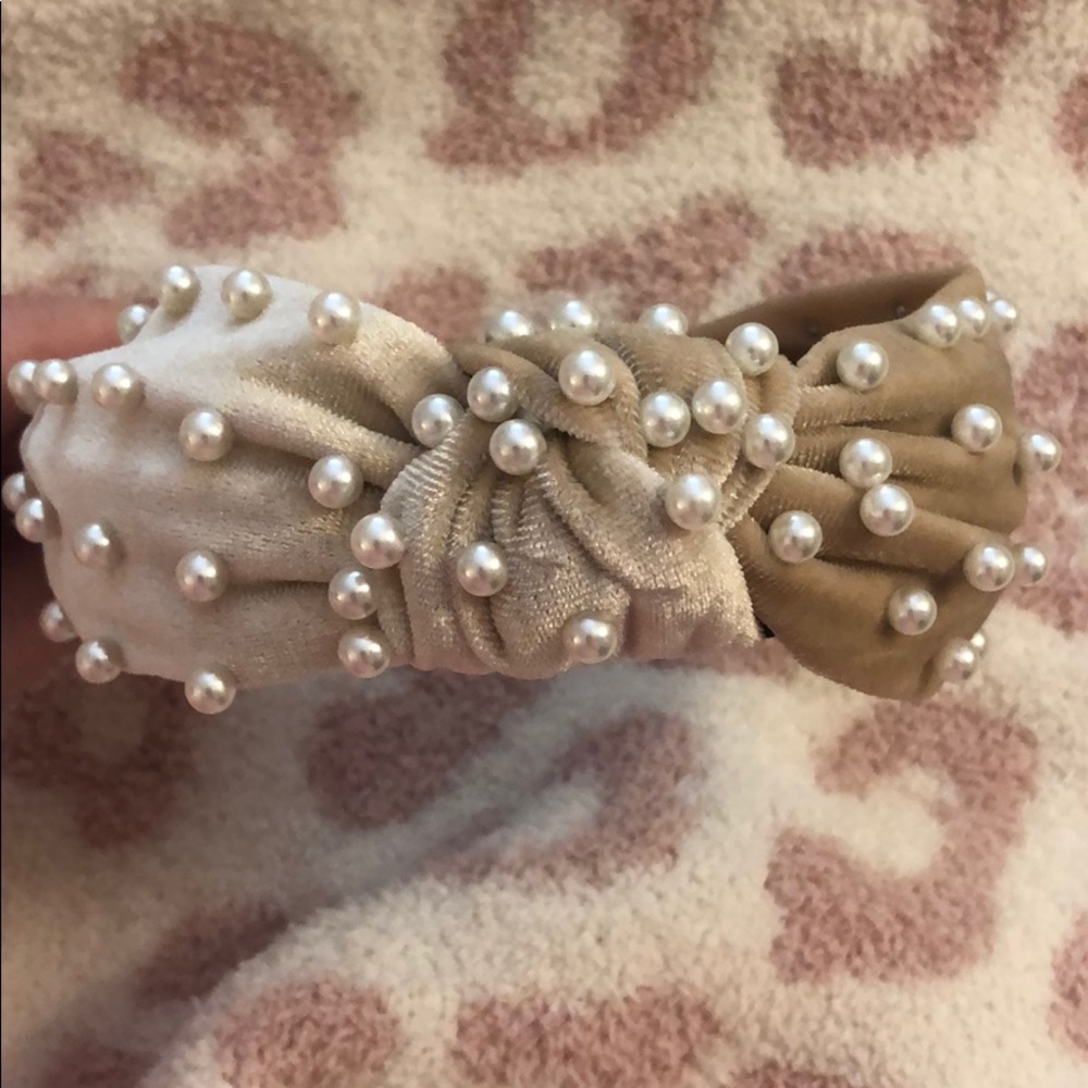 Beige velvet pearl headband